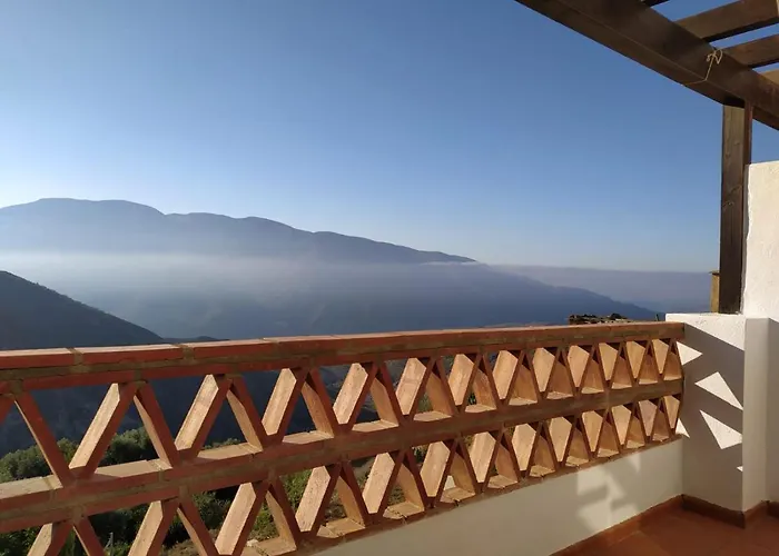 Balcon De Carataunas En La Alpujarra